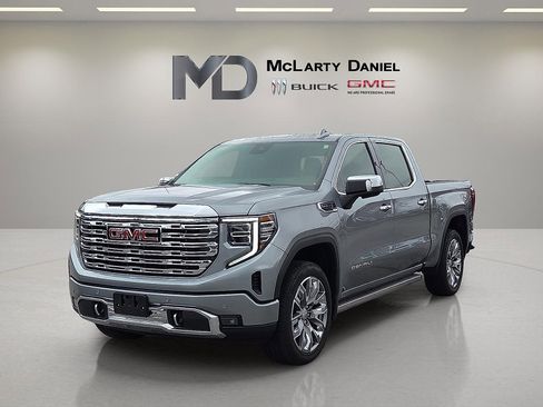 Used 2025 GMC Sierra 1500 Denali w/ Denali Reserve Package image 2