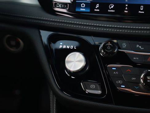 New 2026 Chrysler Pacifica Limited image 27