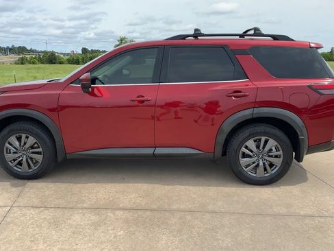 Used 2022 Nissan Pathfinder SV FWD image 5