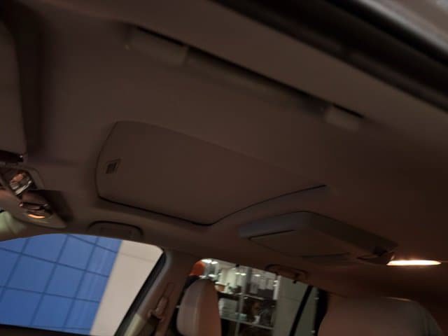 Used 2020 Honda Pilot Touring image 12