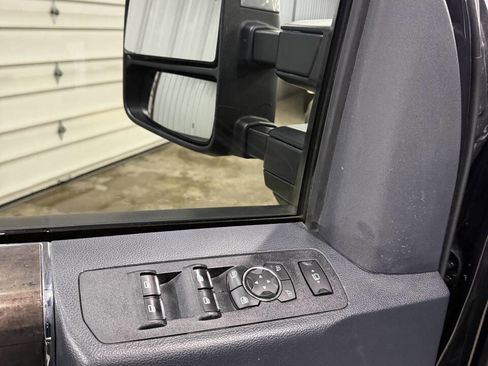 Used 2022 Ford F250 Lariat w/ Chrome Package image 23