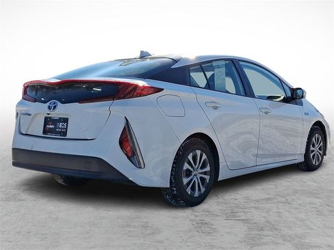 Used 2021 Toyota Prius Prime LE image 4