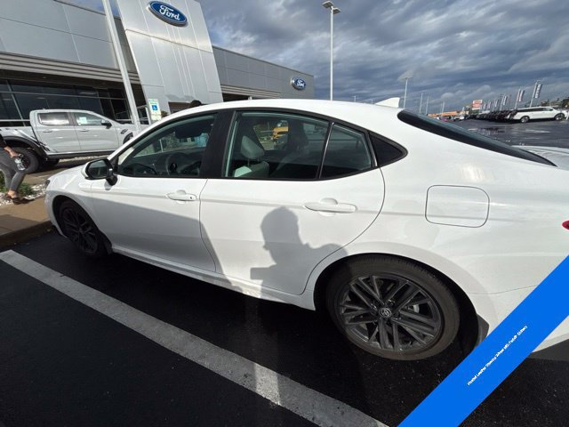Used 2026 Toyota Camry SE w/ Convenience Package FWD image 9