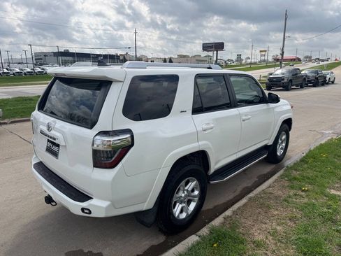 Used 2016 Toyota 4Runner SR5 Premium AWD/4WD image 5