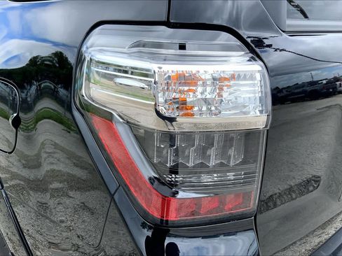 Used 2023 Toyota 4Runner SR5 AWD/4WD image 28