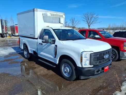 Used 2024 Ford F250 XL image 2