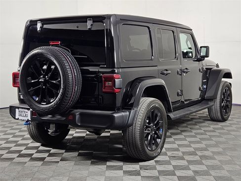 Used 2023 Jeep Wrangler Unlimited Sahara w/ Cold Weather Group image 4