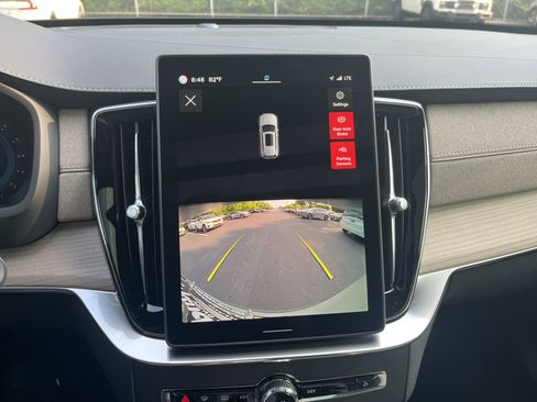 Used 2025 Volvo XC90 B6 Core w/ Protection Package Premier image 25