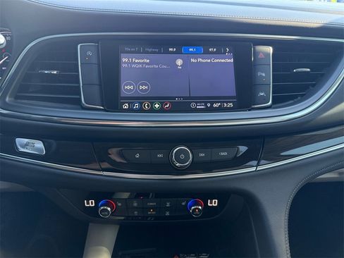 Used 2023 Buick Enclave Essence image 23