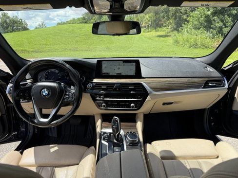 Used 2018 BMW 530i w/ Premium Package RWD image 19