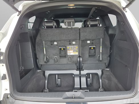 Certified 2025 Toyota Sienna XSE image 34