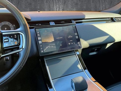 Used 2026 Land Rover Range Rover Velar S image 9