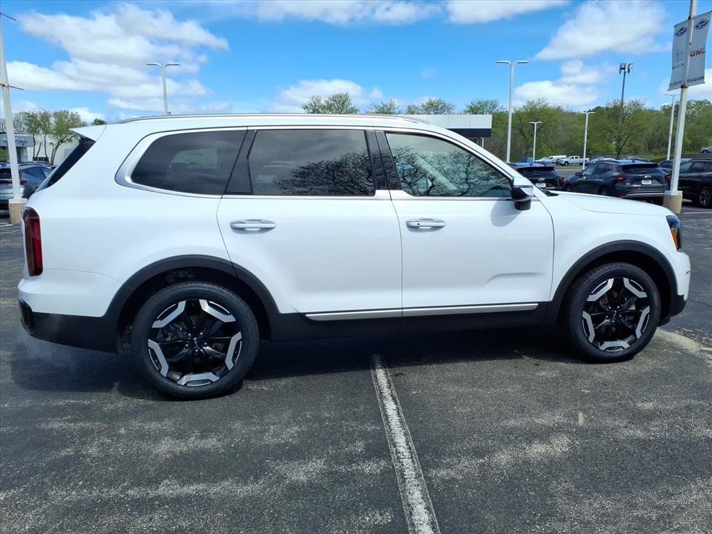 Used 2025 Kia Telluride S FWD image 8