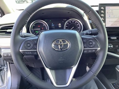 Used 2023 Toyota Camry XLE image 11