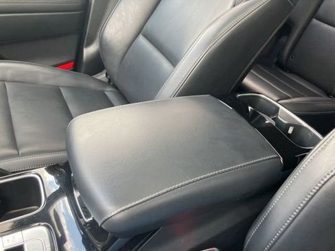 Used 2025 Kia Telluride S FWD image 26
