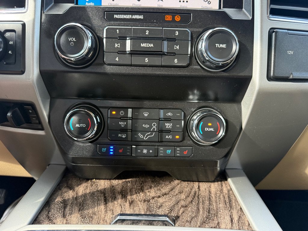 Used 2019 Ford F350 Lariat w/ Lariat Ultimate Package AWD/4WD image 34