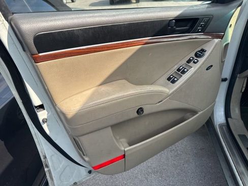 Used 2010 Hyundai Veracruz Limited image 7