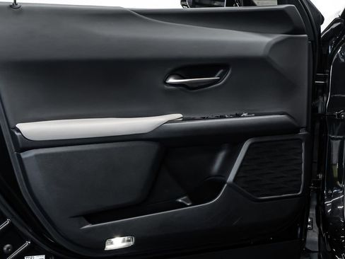 Used 2021 Lexus UX 250h w/ Accessory Package (Z2) AWD/4WD image 18