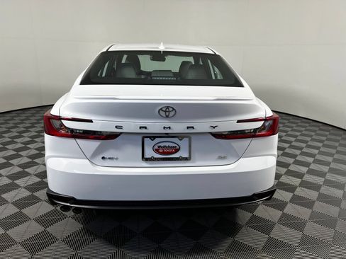 Used 2026 Toyota Camry SE w/ Convenience Package FWD image 6