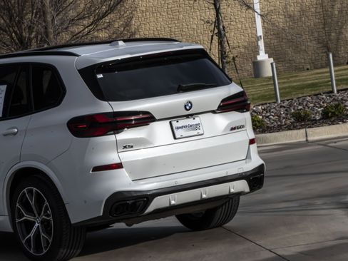 Used 2024 BMW X5 M60i image 6