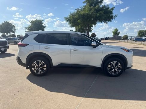 Certified 2022 Nissan Rogue SV FWD image 6