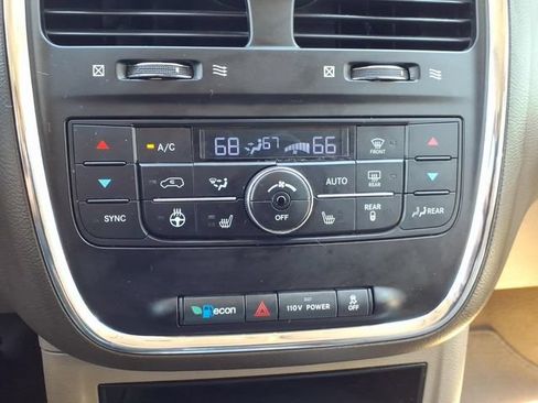 Used 2012 Chrysler Town & Country Touring-L w/ Driver Convenience Group FWD image 12