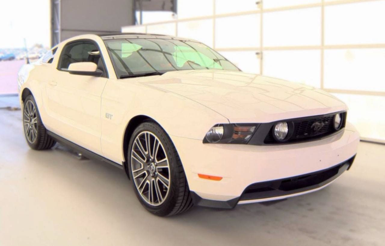 Used 2010 Ford Mustang GT RWD image 5