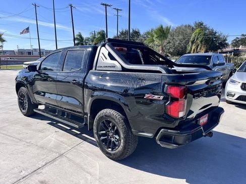 Used 2025 Chevrolet Colorado Z71 w/ Midnight Edition image 4