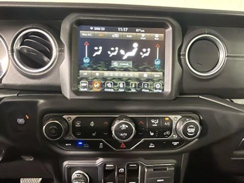 Used 2023 Jeep Wrangler Unlimited Sahara w/ Cold Weather Group AWD/4WD image 22