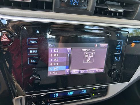 Used 2019 Toyota Corolla LE FWD image 25