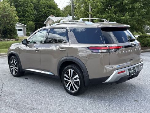 Used 2023 Nissan Pathfinder Platinum w/ Lighting Package (N92) AWD/4WD image 8