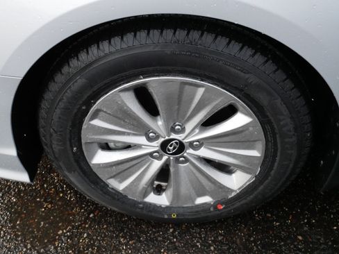 Used 2019 Hyundai Sonata SE image 15