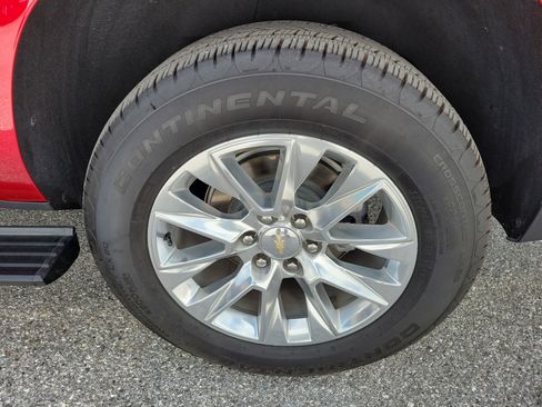 Certified 2024 Chevrolet Suburban Premier RWD image 32