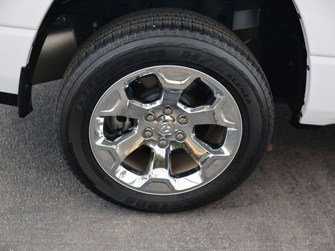 Used 2022 RAM 1500 Big Horn AWD/4WD image 9