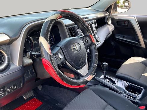 Used 2017 Toyota RAV4 LE FWD image 17
