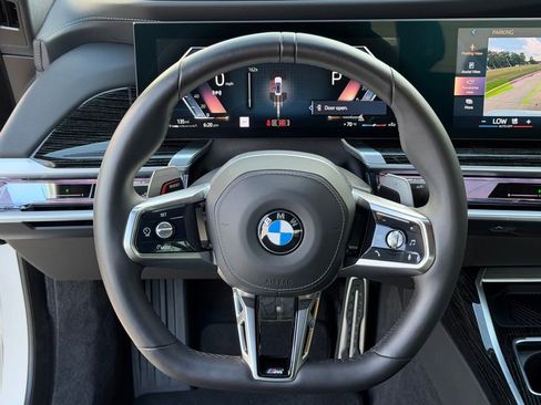 Used 2025 BMW 740i xDrive w/ Premium Package AWD/4WD image 21