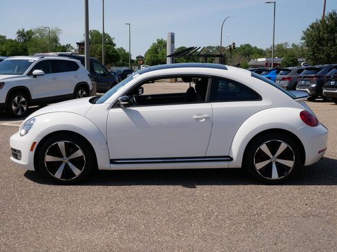 Used 2013 Volkswagen Beetle 2.0T FWD image 4