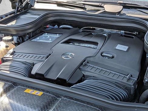 New 2026 Mercedes-Benz GLS 580 4MATIC image 17