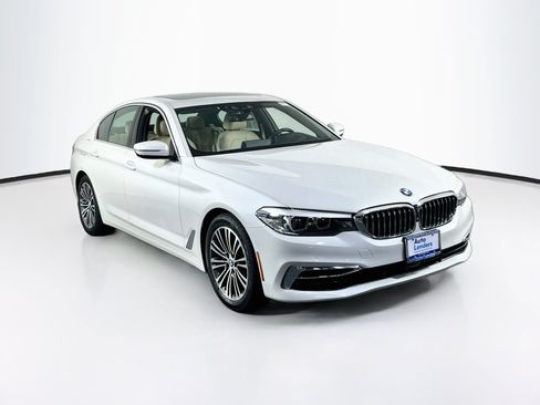 Used 2020 BMW 530i xDrive w/ Premium Package AWD/4WD image 3