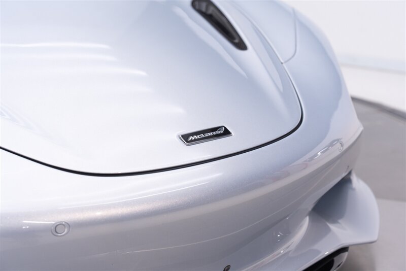 Used 2024 McLaren 750S Spider RWD image 22