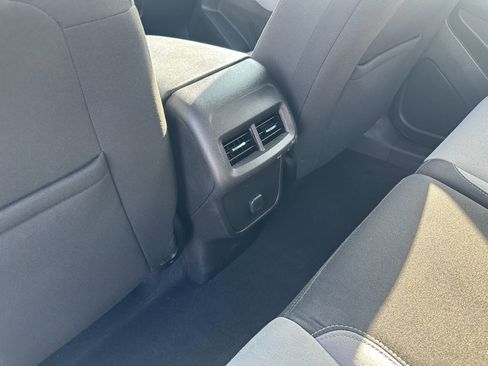 Used 2018 Chevrolet Equinox LS image 15