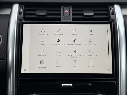 Certified 2025 Land Rover Discovery Dynamic SE image 24