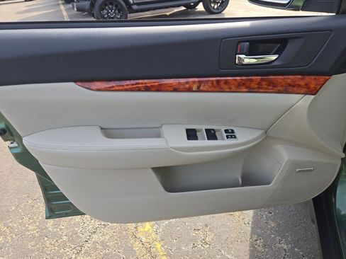 Used 2011 Subaru Outback 3.6R Limited w/ PWR Moonroof Pkg image 18