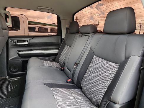 Used 2020 Toyota Tundra SR5 w/ SR5 Upgrade Package AWD/4WD image 6