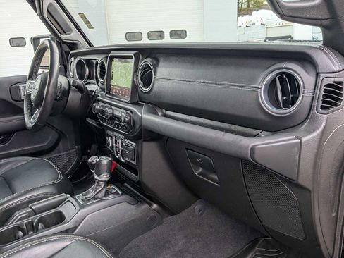 Used 2023 Jeep Wrangler Sahara w/ Cold Weather Group AWD/4WD image 24