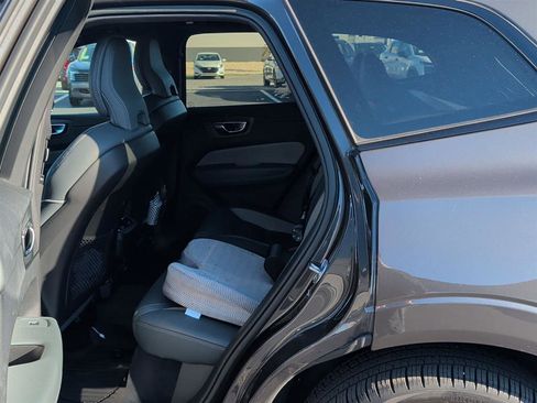 Used 2022 Volvo XC60 B5 R-Design w/ Advanced Package image 12