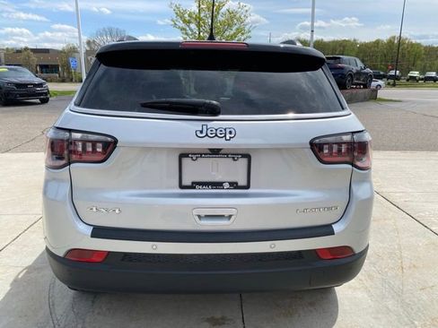 Used 2025 Jeep Compass Limited AWD/4WD image 4