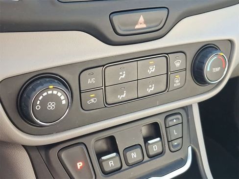 Used 2020 GMC Terrain SLE image 25