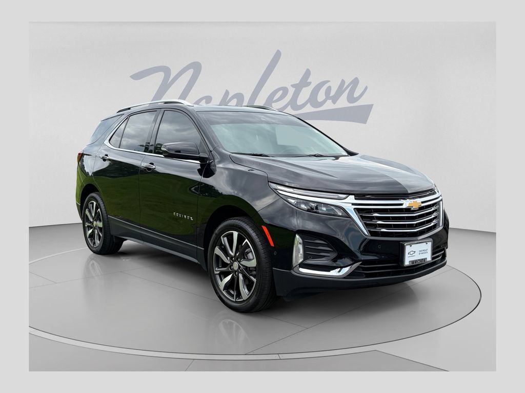 Used 2024 Chevrolet Equinox Premier AWD/4WD image 1
