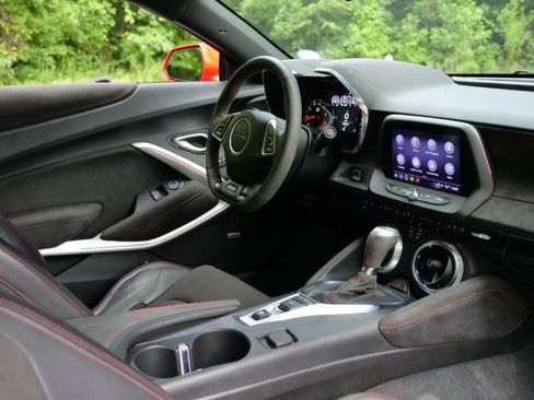 Used 2022 Chevrolet Camaro ZL1 RWD image 26